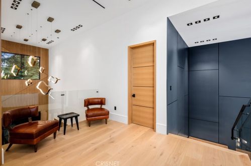 4508 Haskell Ave, Van Nuys CA  91436-3148 exterior