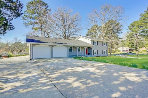 4050 Stoneview Cir, Stone Mountain GA  30083-2360 exterior