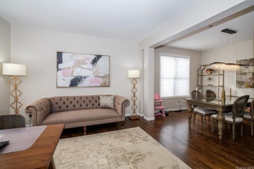 138 Friendship Ct, White Plains, NY 10603-1530