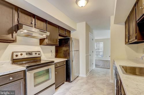 53 Vlg Dr, Collegeville PA  19473-2314 exterior