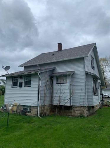 512 Fairmont Ave, New Castle, PA 16105-2227