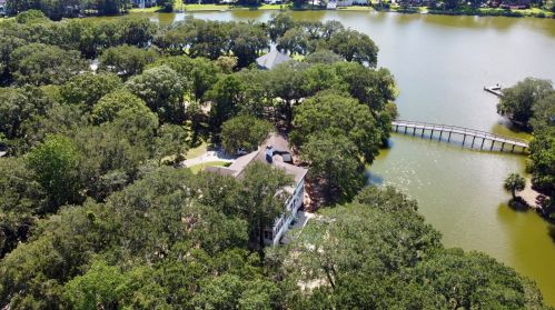 1580 Aztec Ln, Mount Pleasant SC 29464 exterior