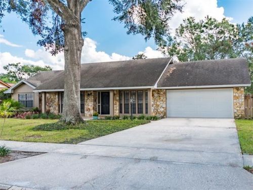 1088 Howell Harbor Dr, Casselberry, FL 32707-5811