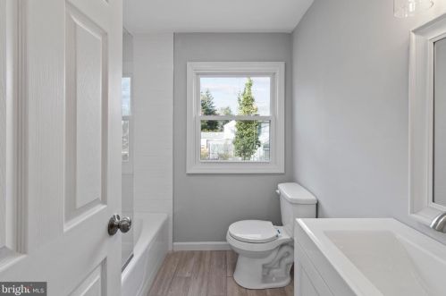 603 Crystal Lake Ave, Tavistock NJ  08033-2711 exterior