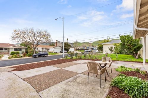1742 Crater Lake Ave, Milpitas, CA 95035-6530