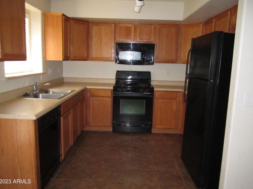 42637 Michaels Dr, Maricopa AZ  85138-9320 exterior