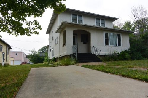 2224 2nd Ave, Hibbing MN  55746-1504 exterior