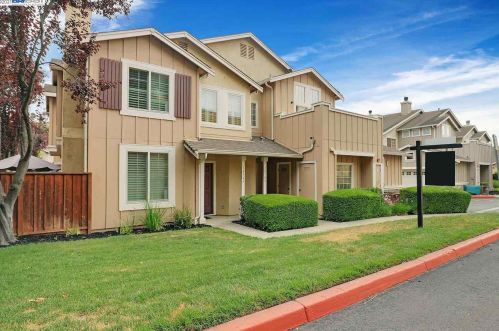 10742 Dulsie Ln, Pleasanton, CA 94568-5535