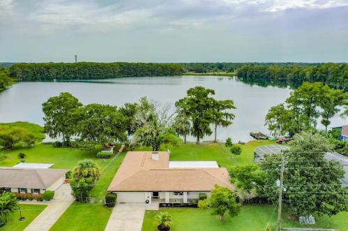 167 Lakeside Dr, Sanford, FL 32773-6105