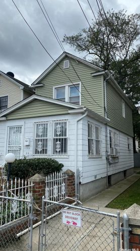 115-22 149th St, Jamaica, NY 11436-2820