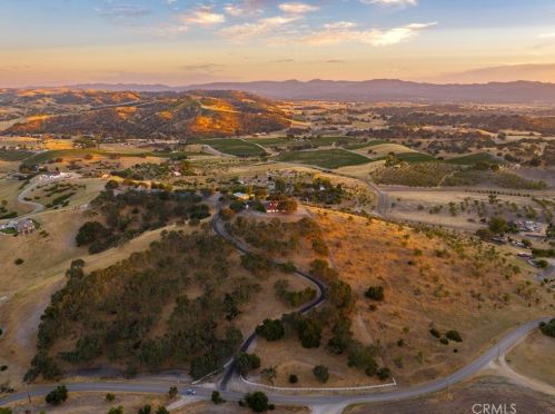 3310 Neal Spg Rd, Templeton CA  93465-9636 exterior