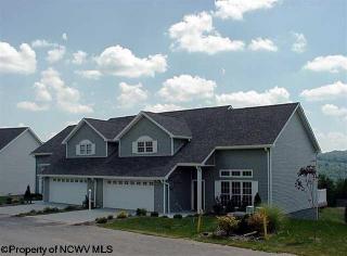 37 Pleasant Ridge Ln, Morgantown, WV 26508-8405