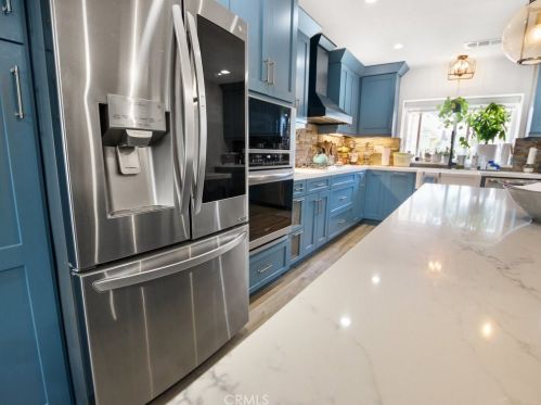 6907 Leilani Ln, Cypress CA  90630-5719 exterior