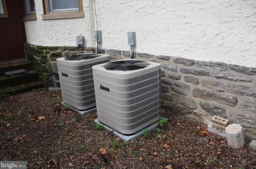 7317 Bryan St, Philadelphia PA 19119-1634 exterior