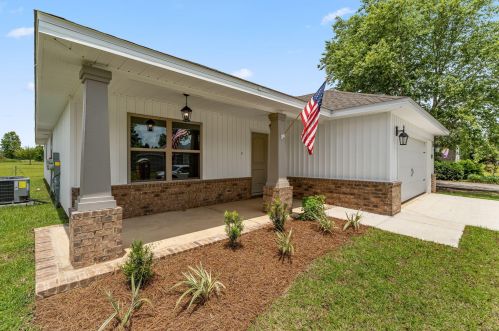 4758 Lynn Rd, Milton, FL 32583-2512