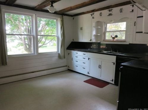 174 Boston Post Rd, Lyme CT  06371-1310 exterior