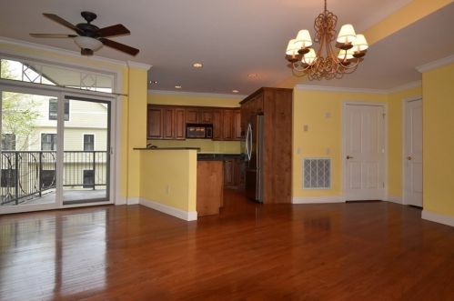 64 Sewall Ave, Brookline, MA 02446-5369