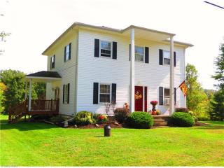 1164 Garrett Rd, New Lyme, OH 44047-8303