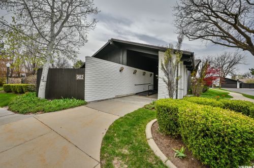 4963 Eastridge Ln, Salt Lake City UT  84117-5752 exterior