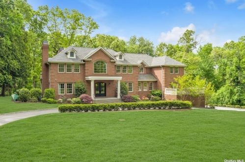 677 Linda Ct, Muttontown, NY 11771-4514