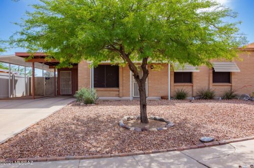2449 Saddleback Ave, Tucson, AZ 85710-6126
