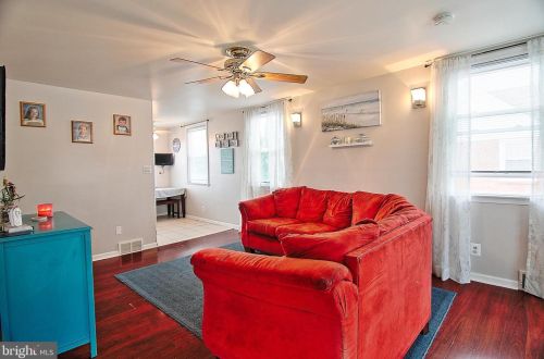 18 Wayne Ave, Norristown, PA 19403-1322