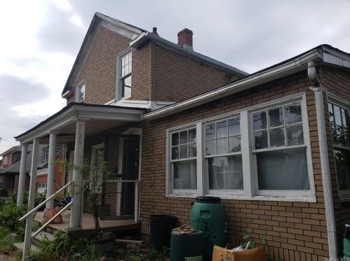 51 Hawkins St, Bronx, NY 10464-1442