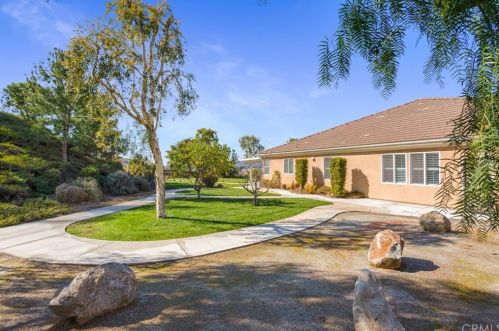 17089 Bluff Vista Ct, Riverside CA 92503-8715 exterior