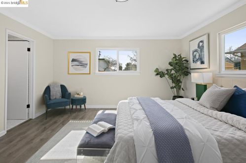 817 56th St, Oakland CA 94608-2704 exterior