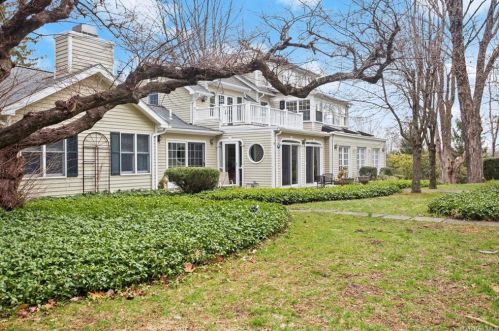 101 Barnegat Rd, Scotts Corners, NY 10576-2154
