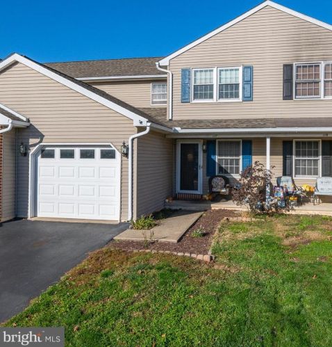 117 Red Stone Cir, Swartzville, PA 17569-9475