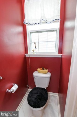 42 Putter Ln, Pottstown PA  19464-7801 exterior