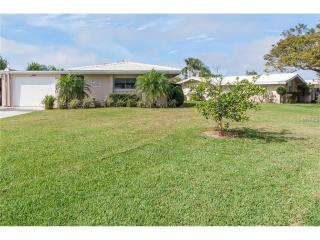 3516 Village Green Dr, Sarasota, FL 34239-6724