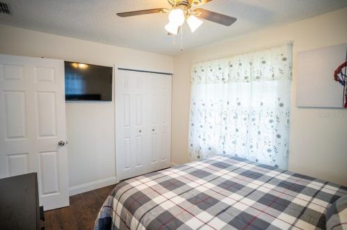 4287 Cynthia St, Orlando FL 32811-4228 exterior