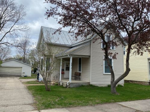 1523 Denton St, La Crosse, WI 54601-5771