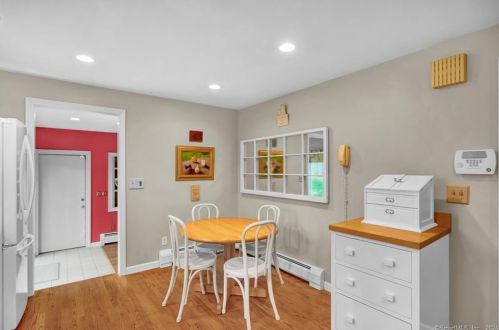 43 Walnut Ln, Northford CT  06472-1128 exterior