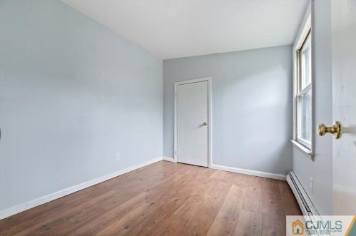 170 Main St, East Brunswick NJ  08816-4447 exterior