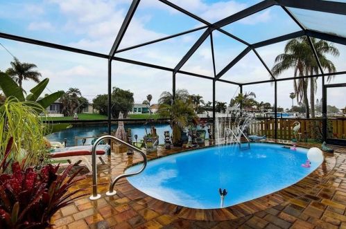 4046 Floramar Ter, New Port Richey FL 34652-3167 exterior