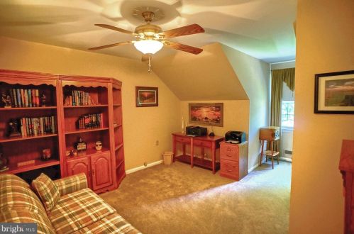 475 Woodcrest Dr, Navy Sup Dpt PA 17050-6854 exterior