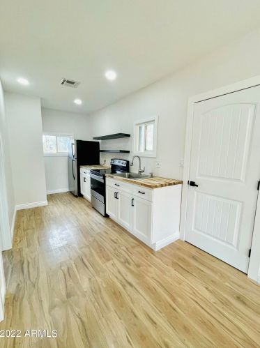 1210 14th St, Phoenix AZ 85006-2900 exterior