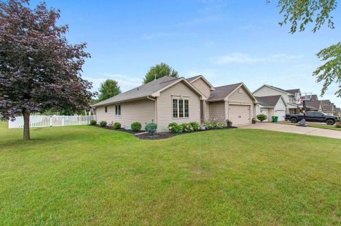 2722 Teresa Dr, Green Bay WI  54311-5586 exterior