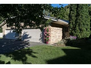 4500 Laramie Trl, Hopkins, MN 55345-2645