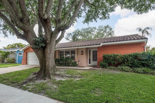 465 Meadow Lark Ln, Palm Harbor, FL 34683-4824