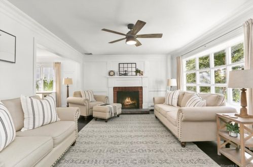 138 Brook Run Ln, Stamford, CT 06905-3040