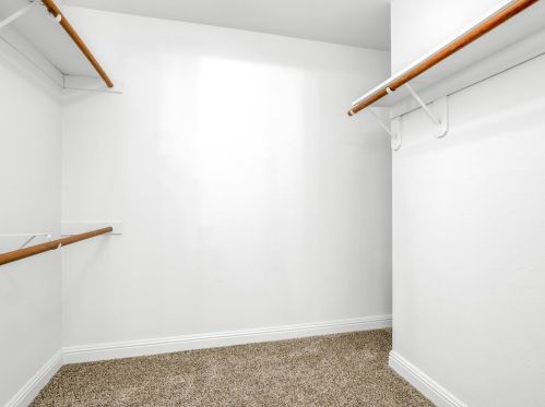 855 Mount Whitney Ave, Laton CA  93242-9724 exterior