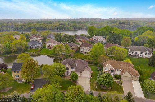 10098 Bridgewater Pkwy, Saint Paul, MN 55129-8576