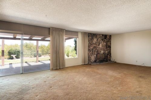 1201 Rippey St, El Cajon CA  92020-1741 exterior