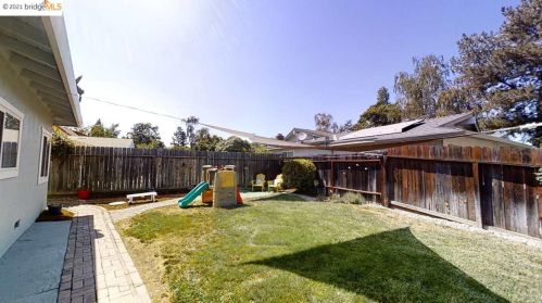 1654 Donner Way, Woodland CA  95695-5564 exterior