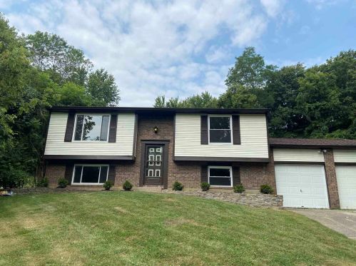 32 Crystal Lake Dr, Covington, KY 41017-9715