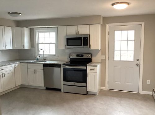 400 England St, Cumberland RI  02864-7211 exterior